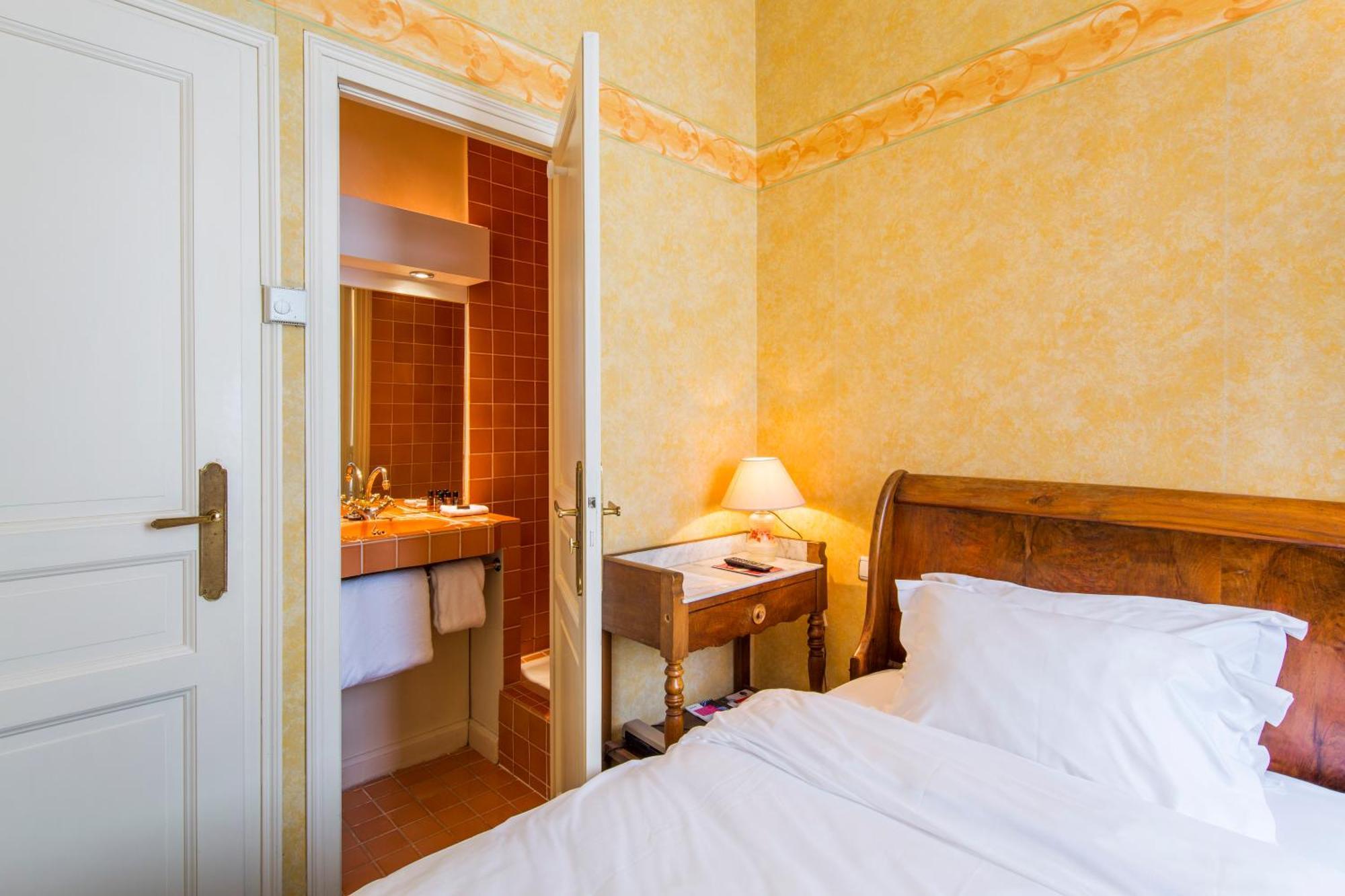 Les Trois Lys Hotell Condom Eksteriør bilde